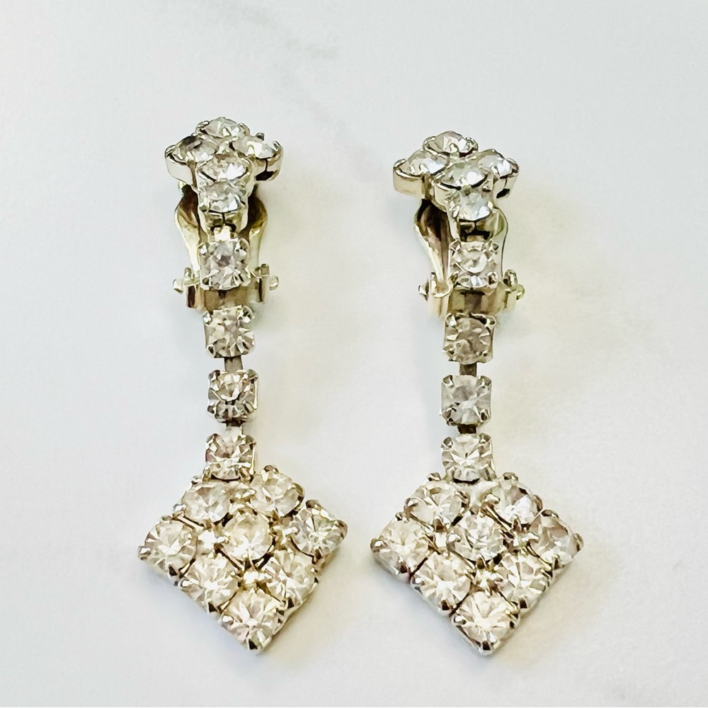 VINTAGE Silver Rhinestone Clip On Earrings - Picture 4 of 4